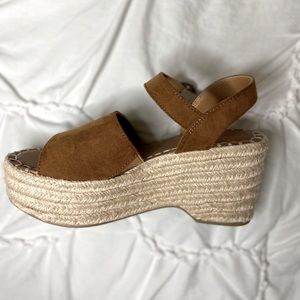 Platform sandals